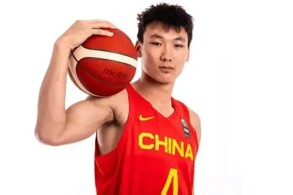 美国16岁男孩篮球冠军_美国篮球小孩_美国篮球少年排名