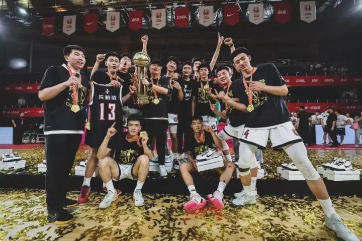 回浦中学篮球队获得冠军_回浦中学篮球比赛_回浦中学篮球队全国冠军