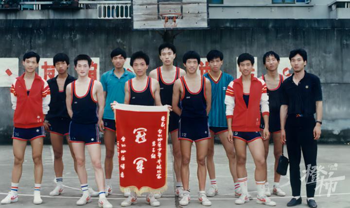 回浦中学篮球队获得冠军_回浦中学篮球队员去向_回浦中学篮球比赛