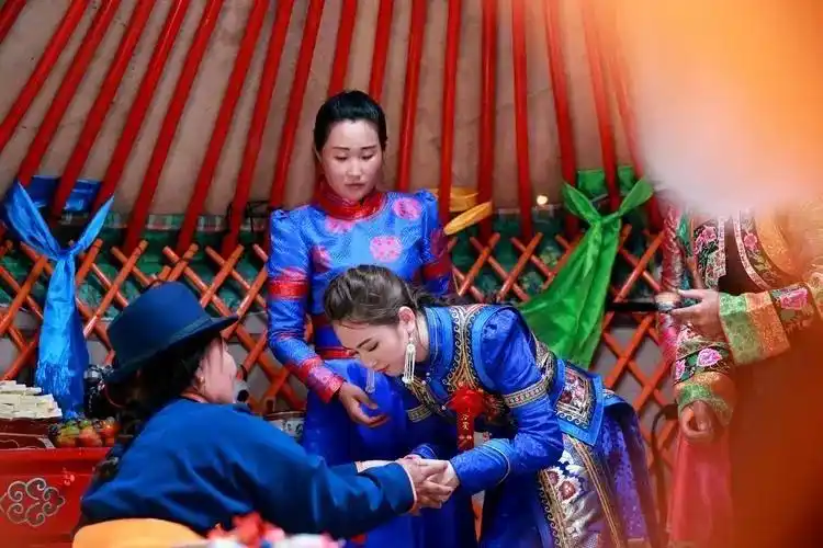 社会多元化的婚姻生活方式_多元化的婚姻观_多元婚姻观