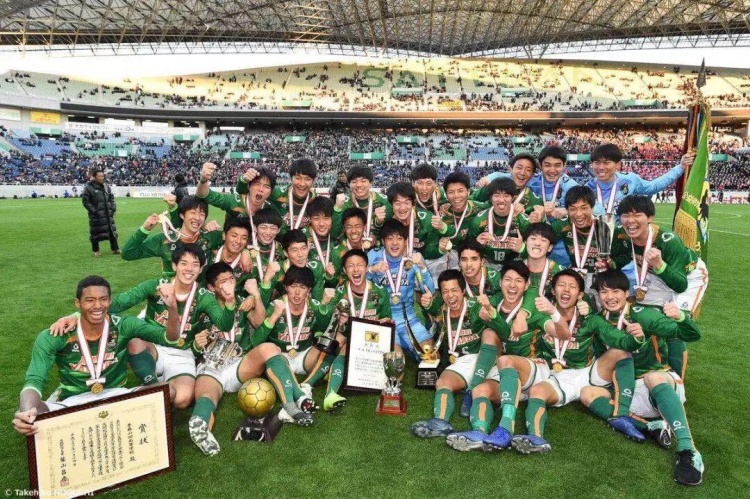 日本高中足球比赛历史_日本高中足球全国大赛纪录片_日本高中足球决赛